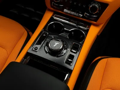 2026 رولز رويس سبيكتر بلاك بادج