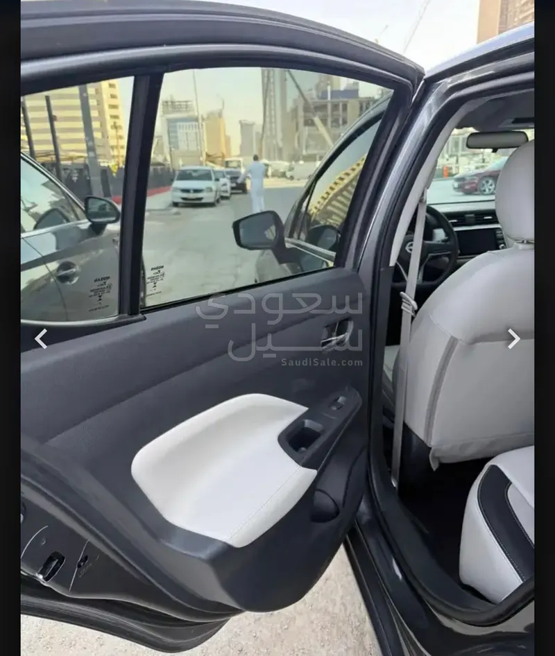 2024 نيسان صني