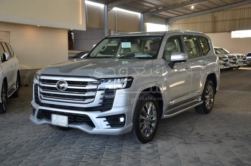 2025 تويوتا لاند كروزر جي اكس ار