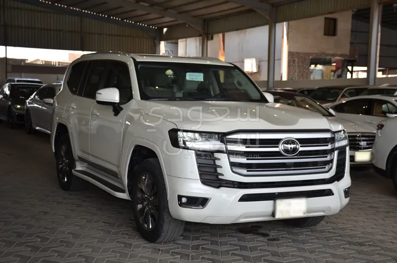 2023 تويوتا لاند كروزر جي اكس ار