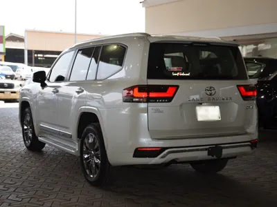 2023 تويوتا لاند كروزر جي اكس ار