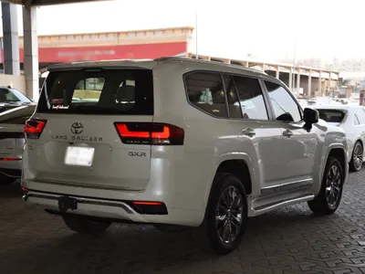 2023 تويوتا لاند كروزر جي اكس ار