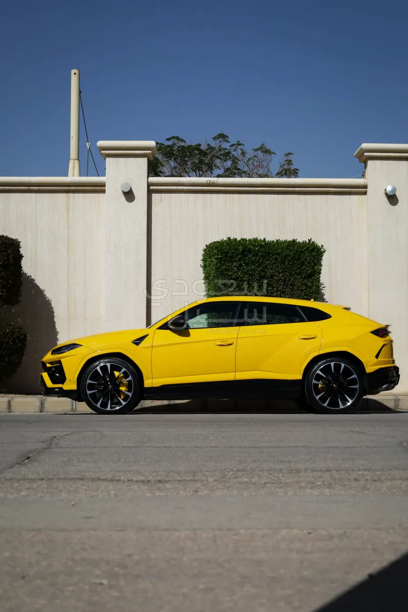 2022 لمبرجيني اوروس