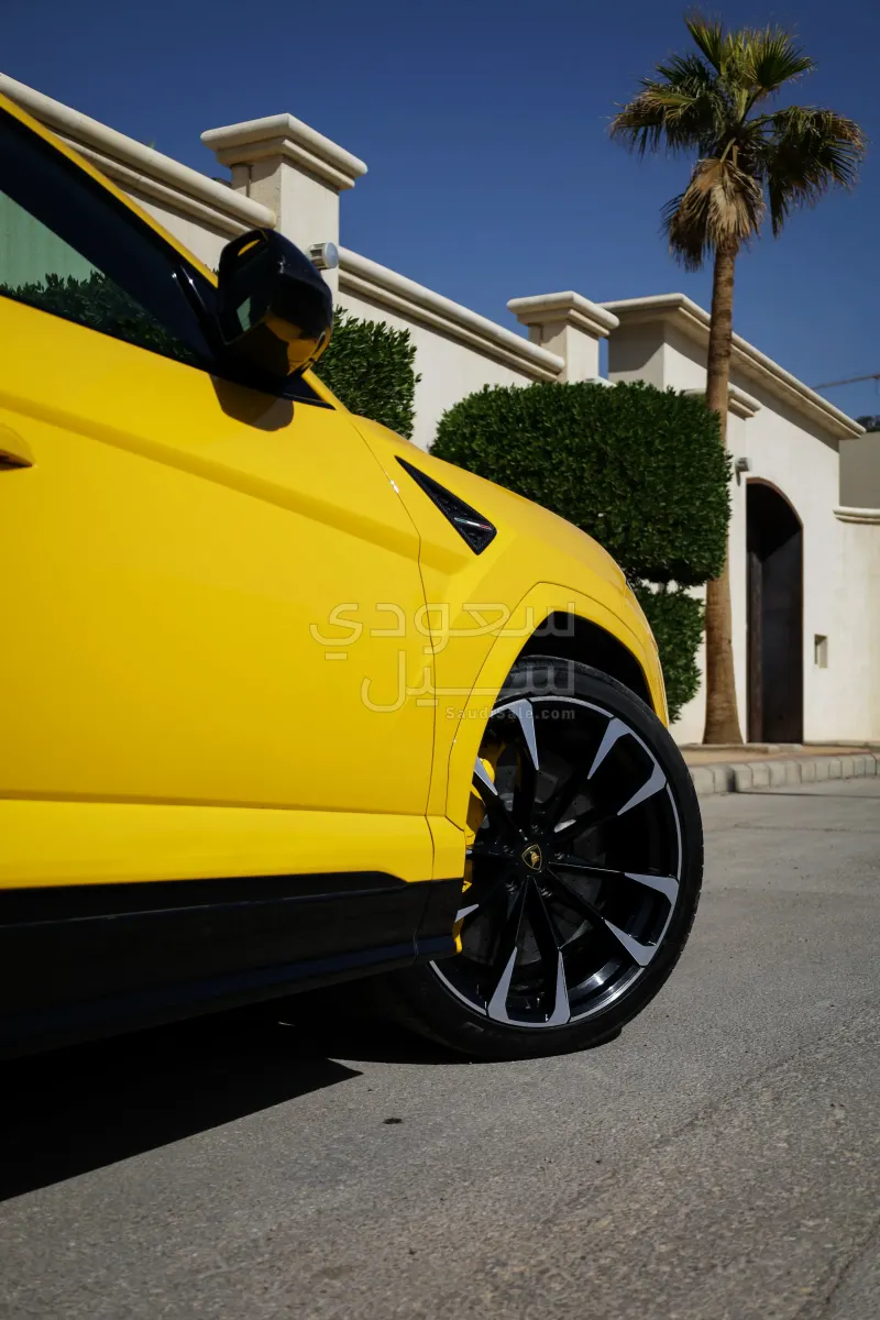 2022 لمبرجيني اوروس