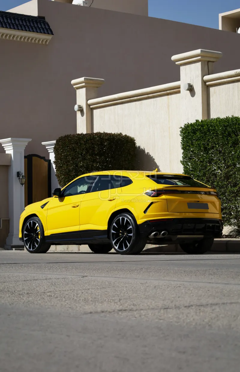 2022 لمبرجيني اوروس