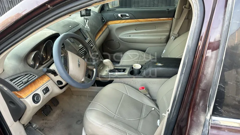 2012 لنكولن ام كي تي