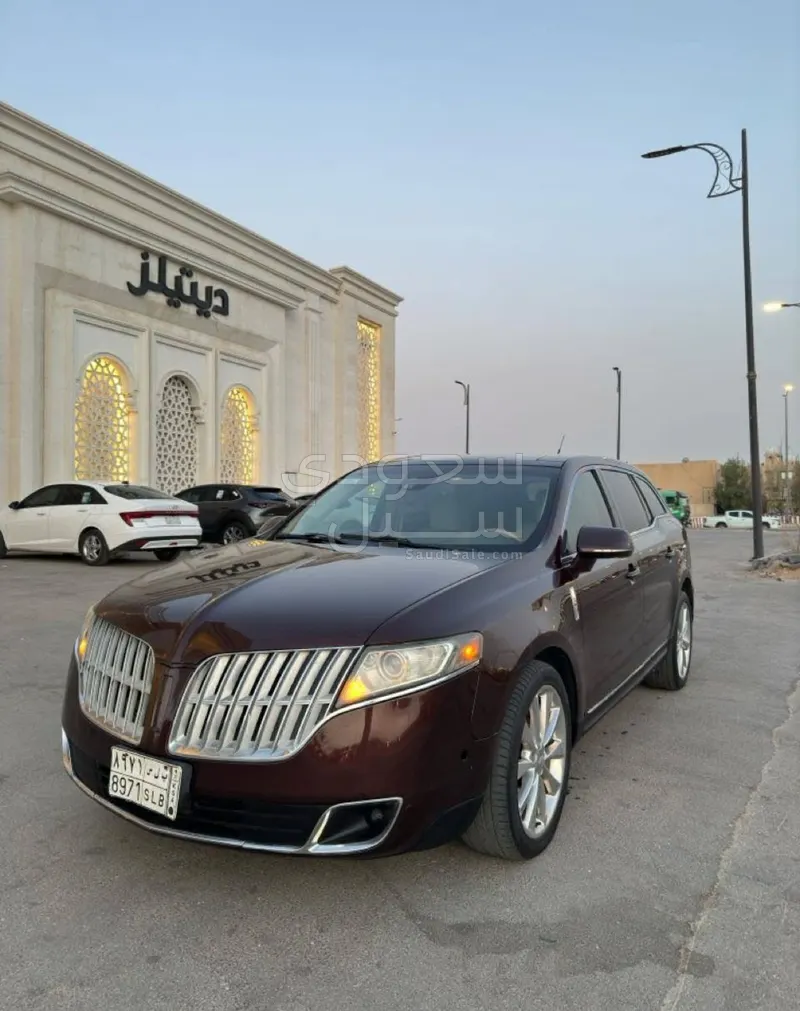 2012 لنكولن ام كي تي