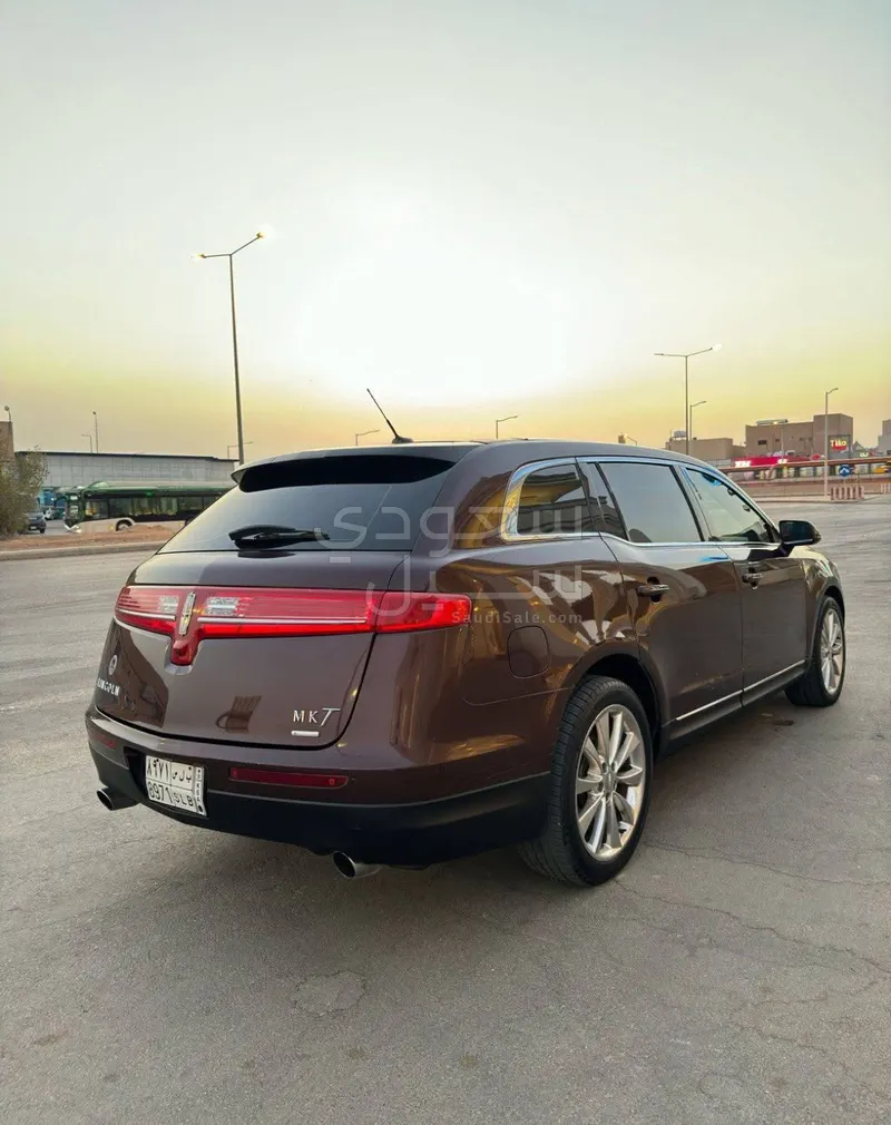 2012 لنكولن ام كي تي