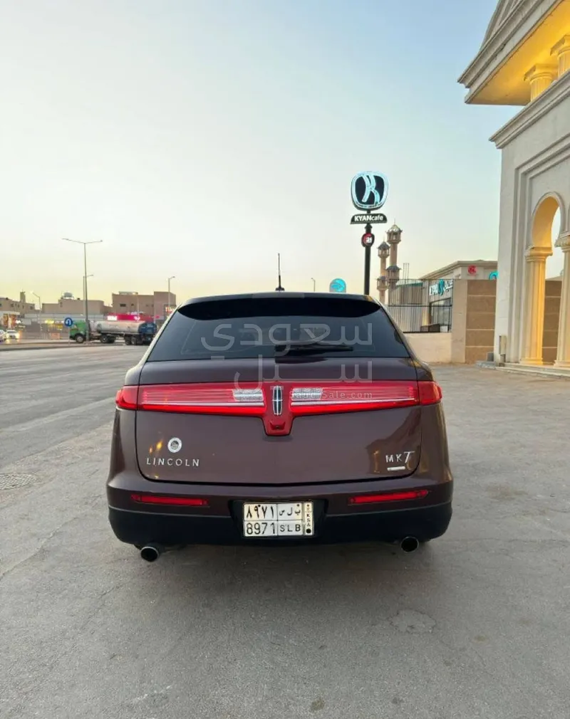 2012 لنكولن ام كي تي