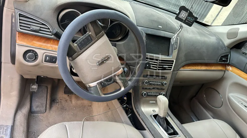 2012 لنكولن ام كي تي