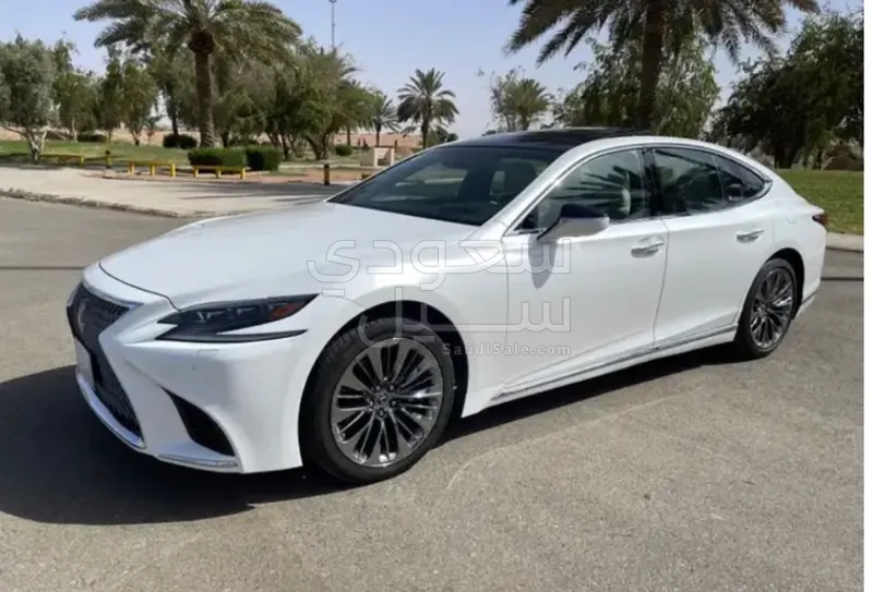 2019 لكزس إل إس 500