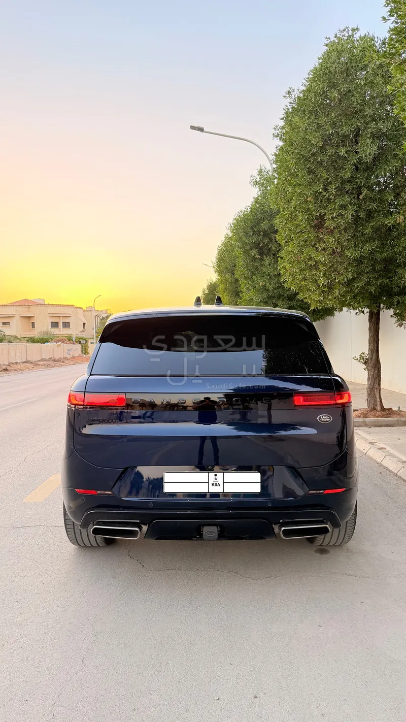 2023 لاند روفر رينج روفر سبورت اس اي