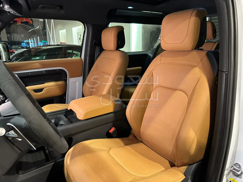 2023 لاند روفر ديفيندر 90