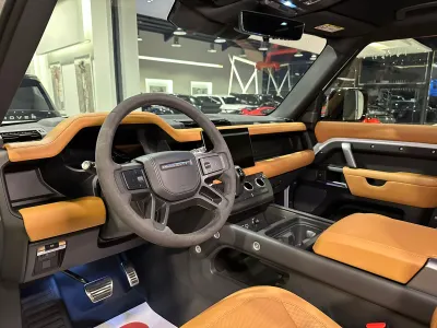 2023 لاند روفر ديفيندر 90