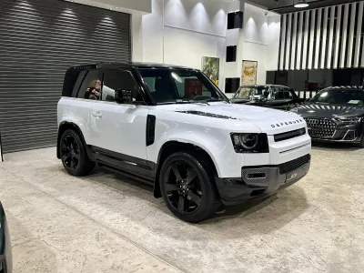 2023 لاند روفر ديفيندر 90