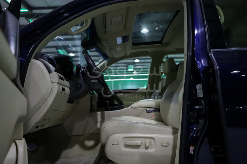 2017 لكزس إل إكس 570 اس