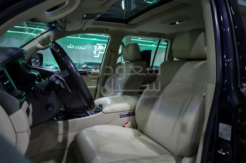 2017 لكزس إل إكس 570 اس