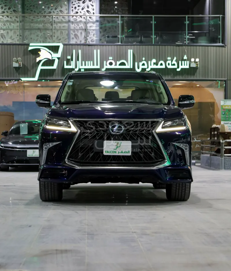 2017 لكزس إل إكس 570 اس