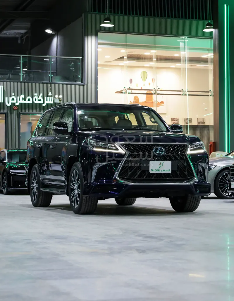 2017 لكزس إل إكس 570 اس