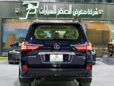 2017 لكزس إل إكس 570 اس