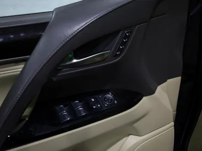 2017 لكزس إل إكس 570 اس