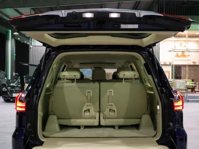 2017 لكزس إل إكس 570 اس