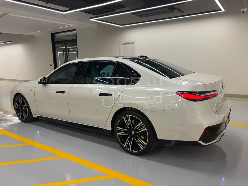 2023 بي ام دبليو الفئة السابعة 740أي