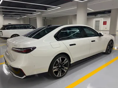 2023 بي ام دبليو الفئة السابعة 740أي