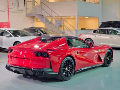 2023 فيراري 812 جي تي اس