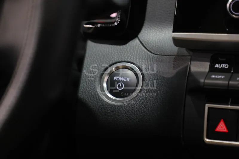 2025 تويوتا كامري ال اي