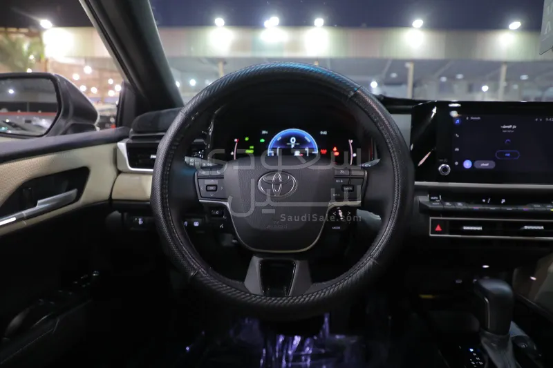 2025 تويوتا كامري ال اي