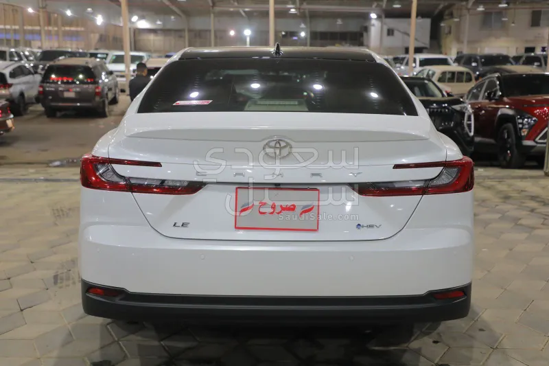 2025 تويوتا كامري ال اي