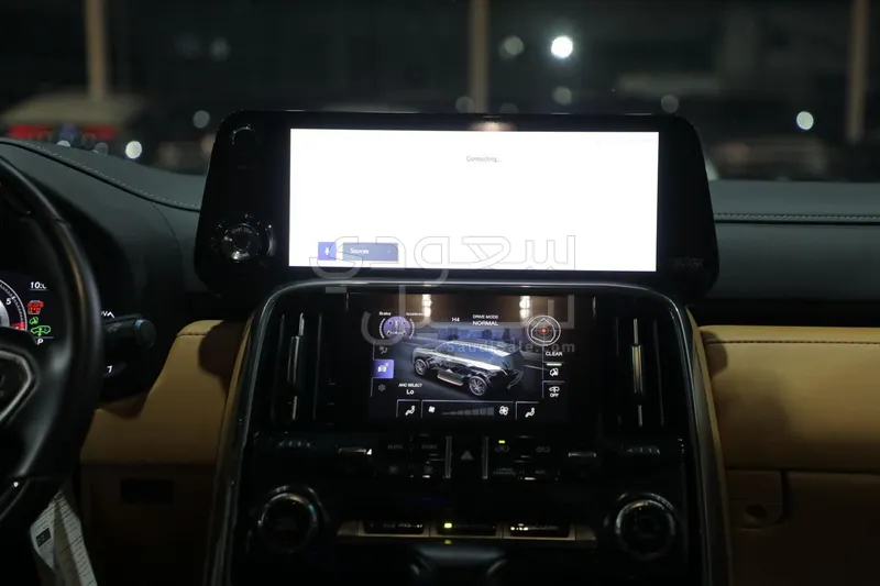 2023 لكزس إل إكس 600