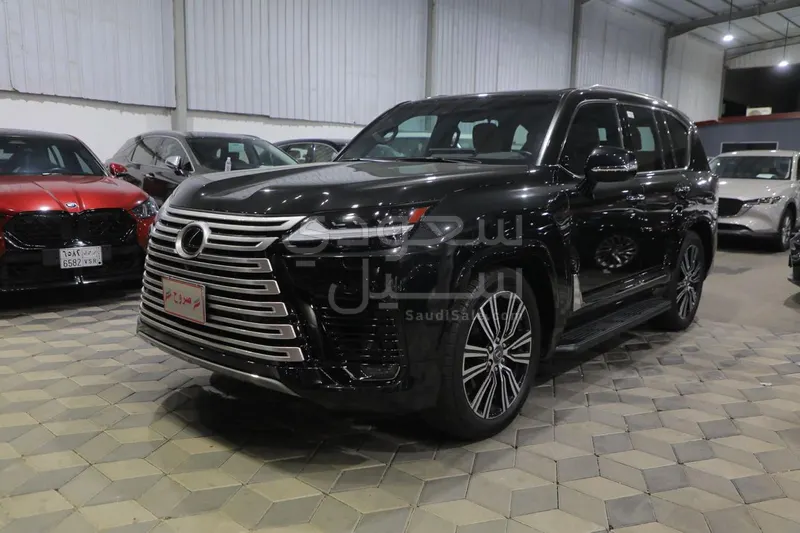 2023 لكزس إل إكس 600