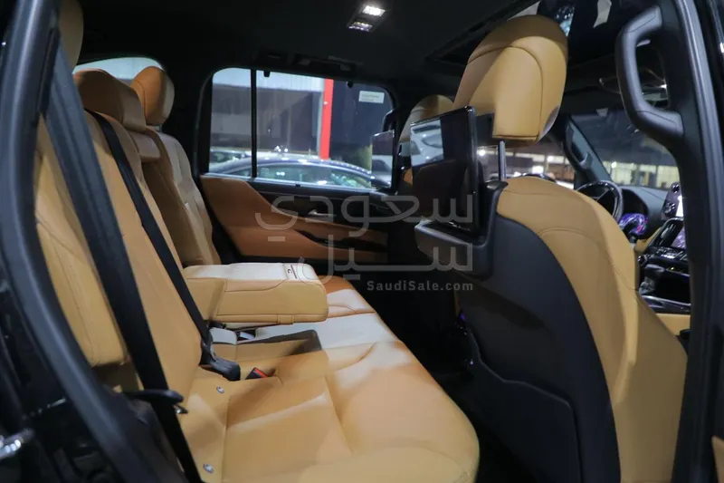 2023 لكزس إل إكس 600