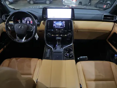 2023 لكزس إل إكس 600