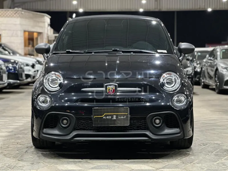 2022 فيات ابارث 695 توريزمو