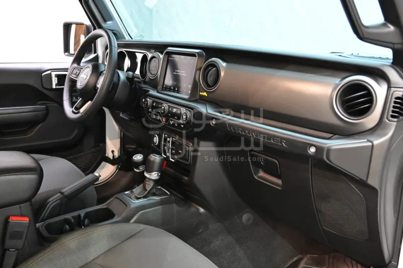 2023 جييب رانجلر سبورت