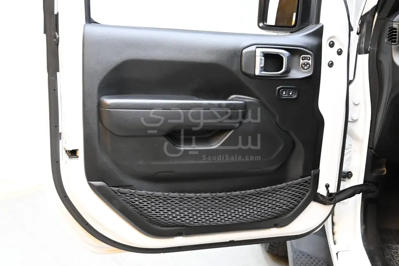 2023 جييب رانجلر سبورت