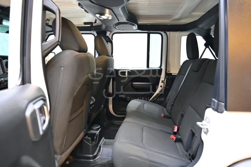 2023 جييب رانجلر سبورت