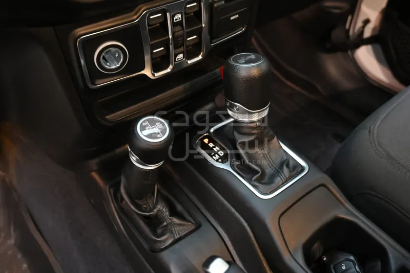 2023 جييب رانجلر سبورت