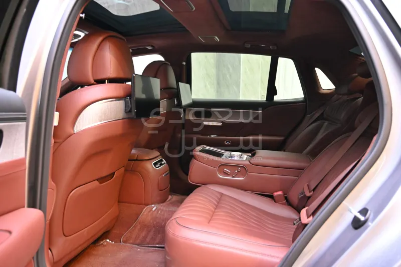 2025 جينيسيس جي 90