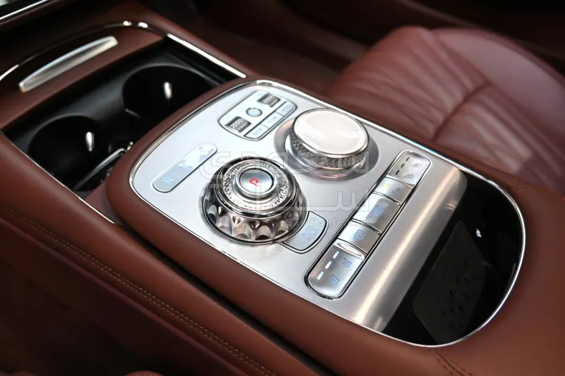 2025 جينيسيس جي 90