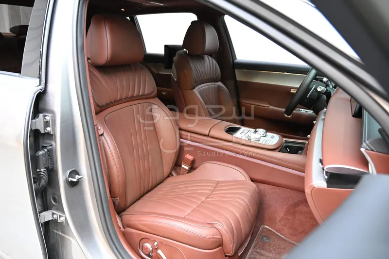 2025 جينيسيس جي 90