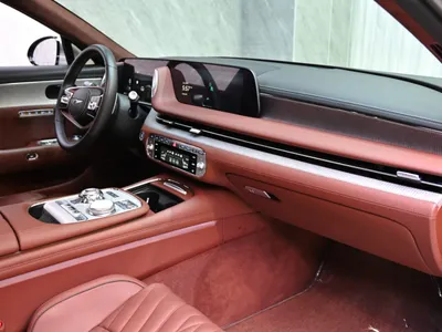 2025 جينيسيس جي 90