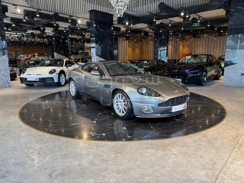 2006 استون مارتن فانكويش اس