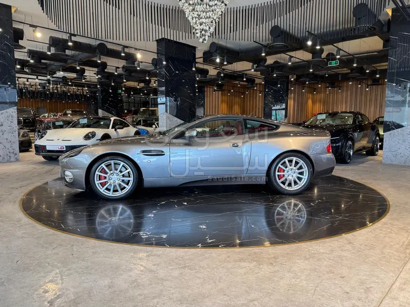 2006 استون مارتن فانكويش اس