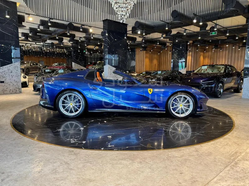 2023 فيراري 812 جي تي اس