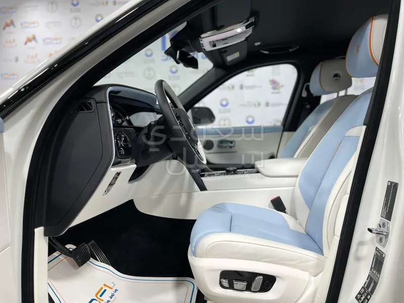 2025 رولز رويس كولينان بلاك بادج