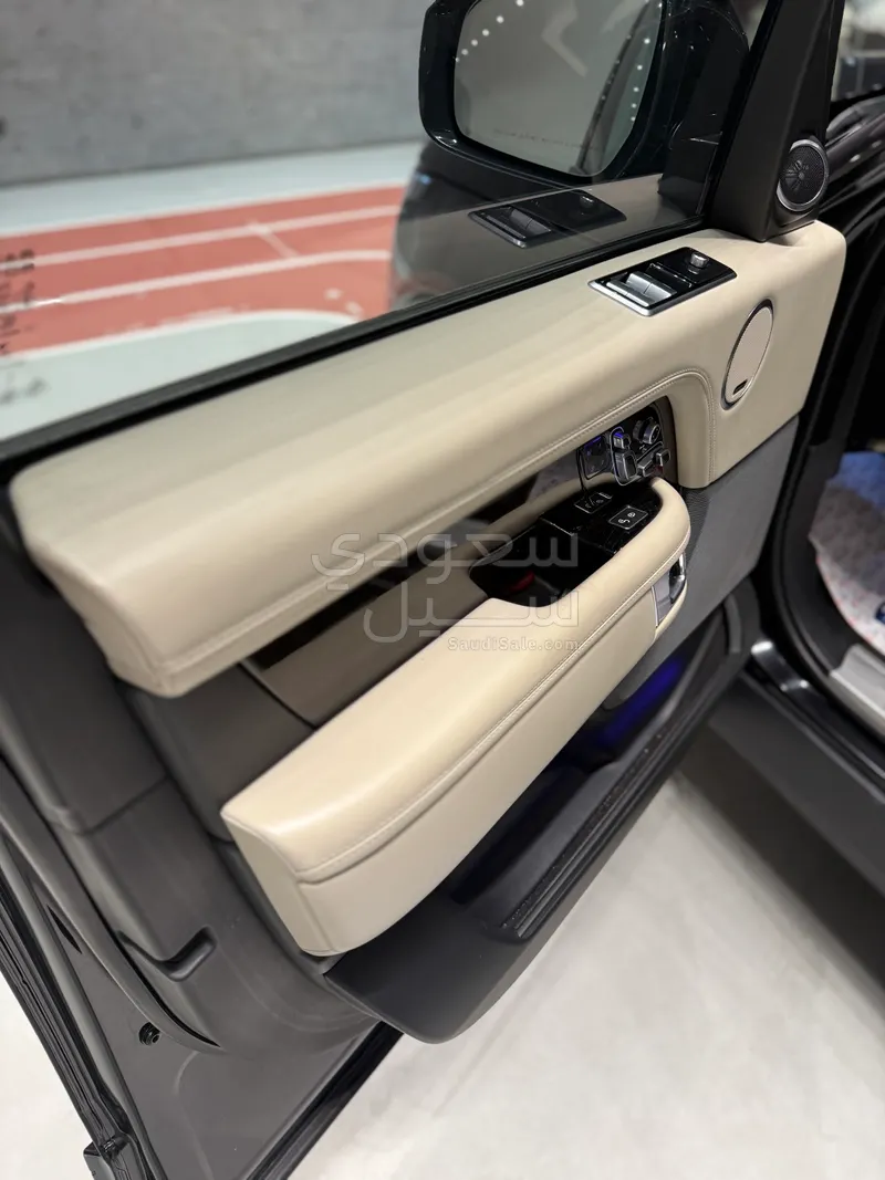 2019 Land Rover Range Rover Vogue SE